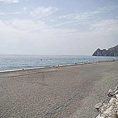 拉弗斯塔斯库拉露营地 SantʼAlessio Siculo